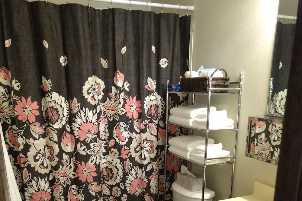 Photo of Bathroom in Elyria