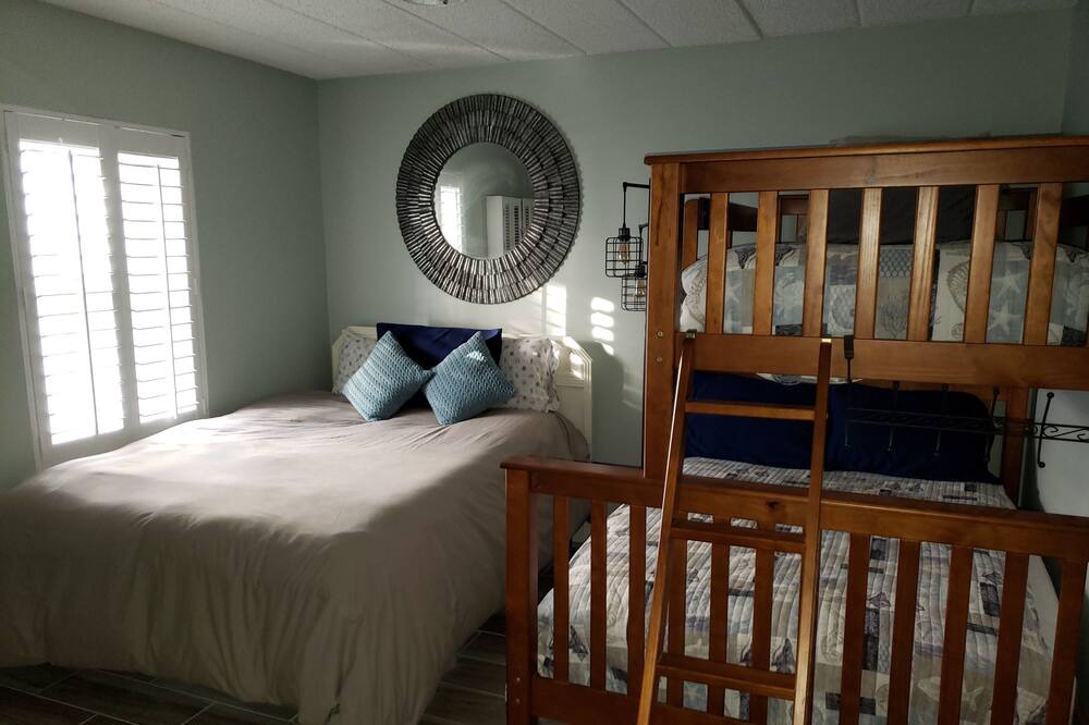 Photo of Bedroom in Avalon