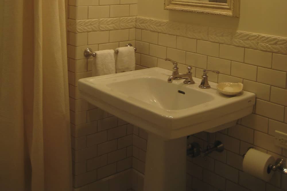 Photo of Bathroom in Philipstown