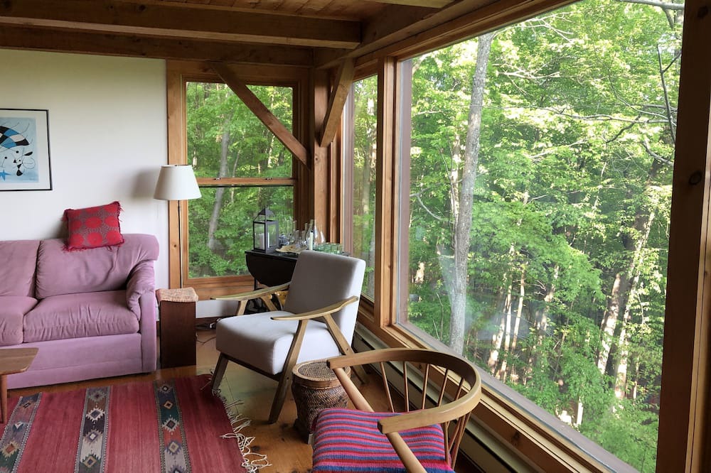 Photo of Livingroom in Cold Spring
