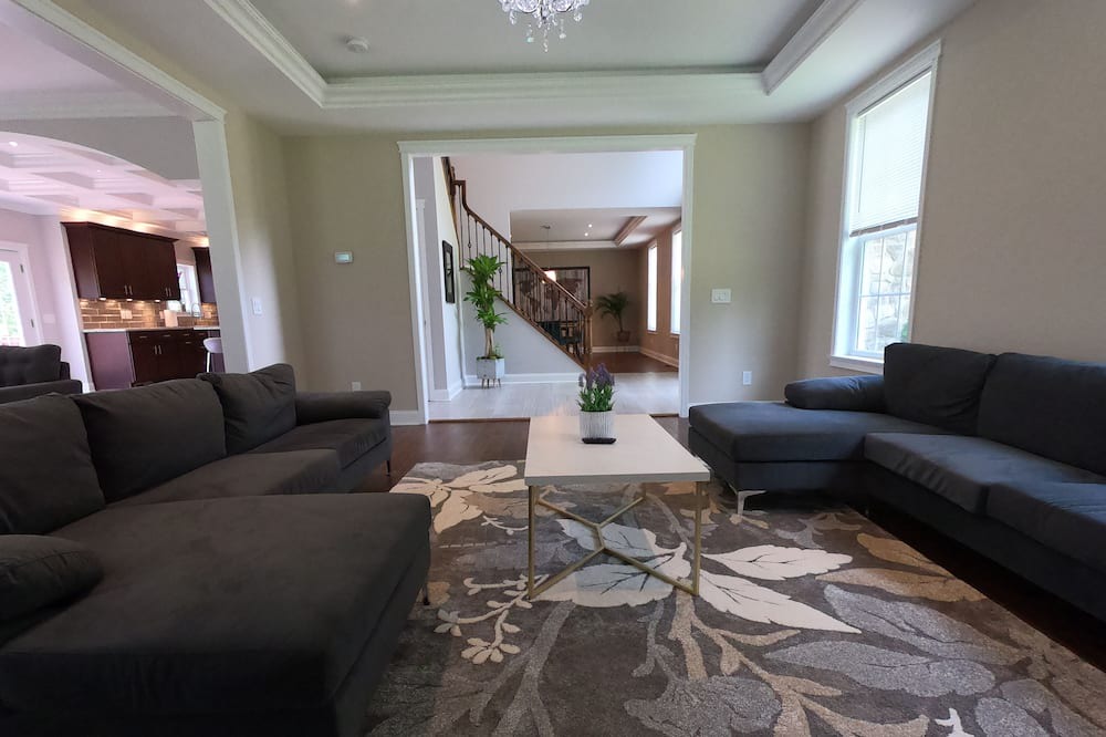 Photo of Livingroom in Stroudsburg