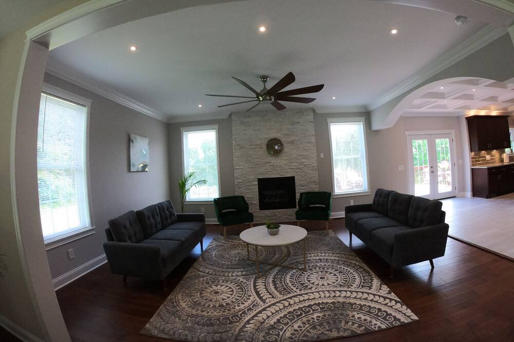 Photo of Livingroom in Stroudsburg