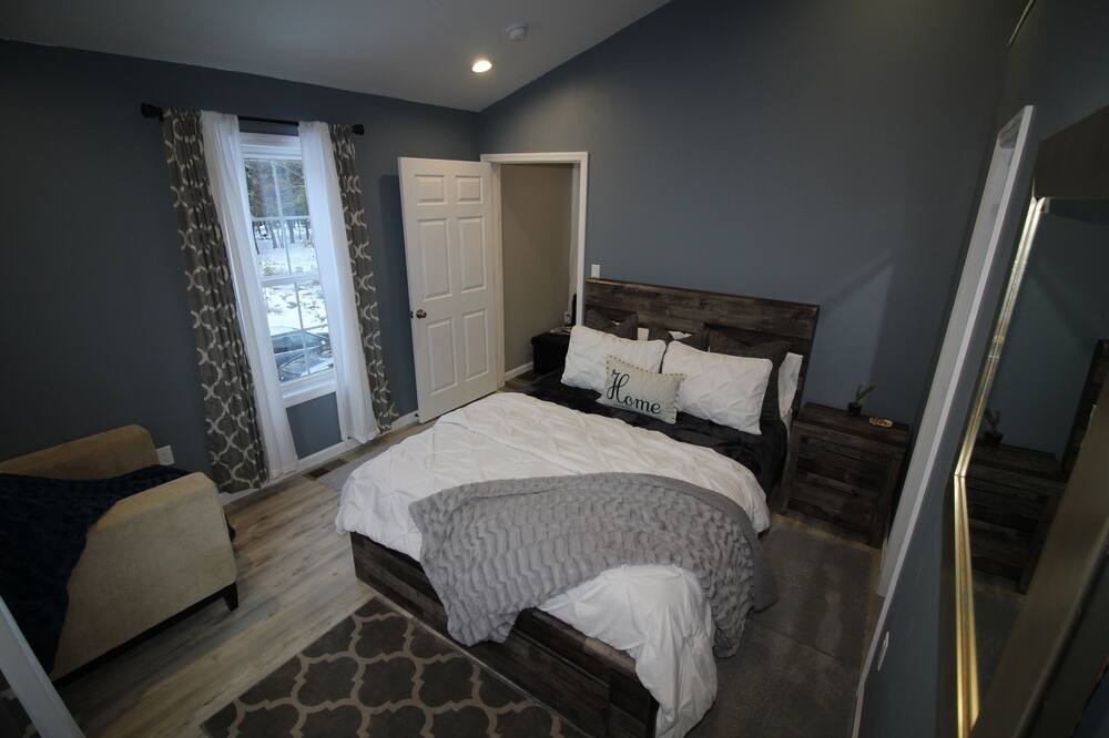 Photo of Bedroom in Monticello