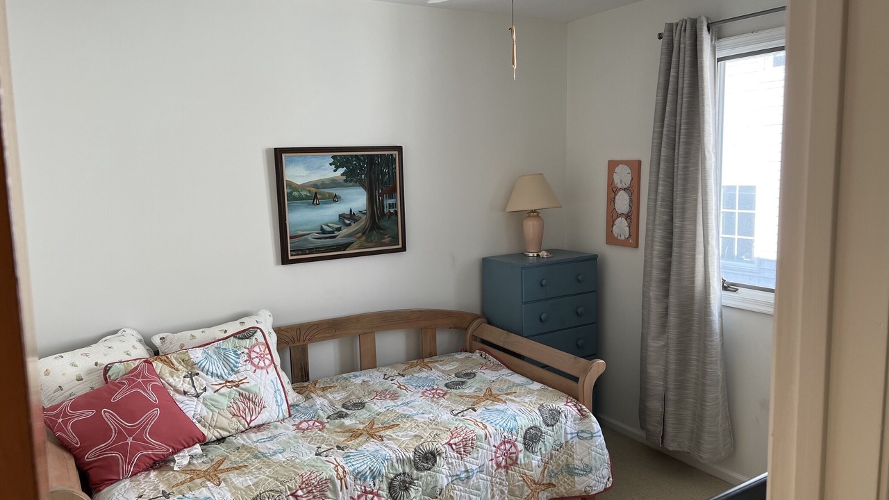Photo of Bedroom in Townsend's Inlet