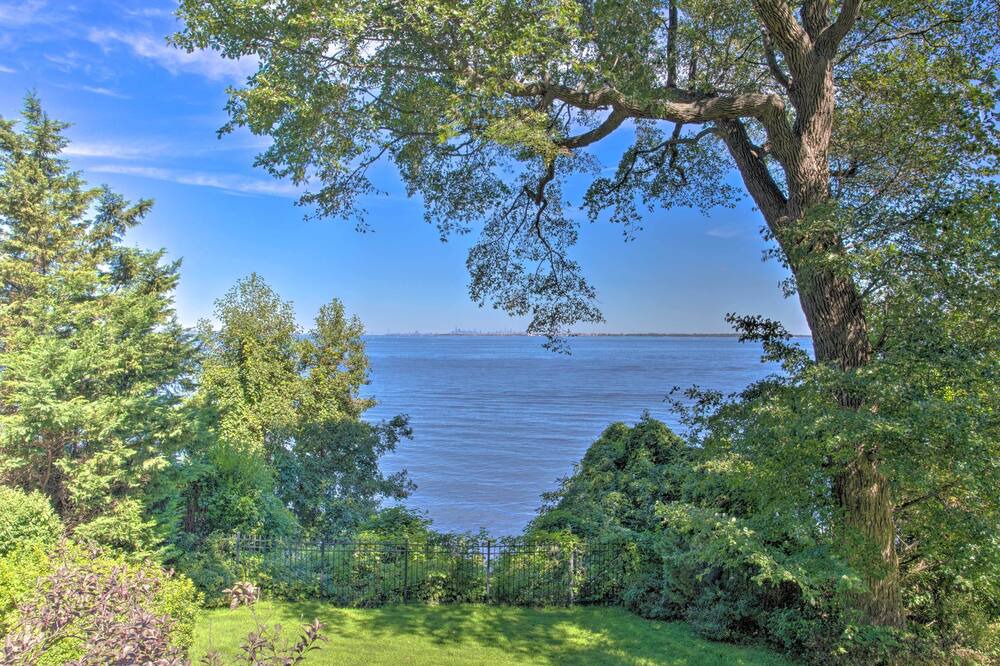 Photo of Others in Atlantic Highlands
