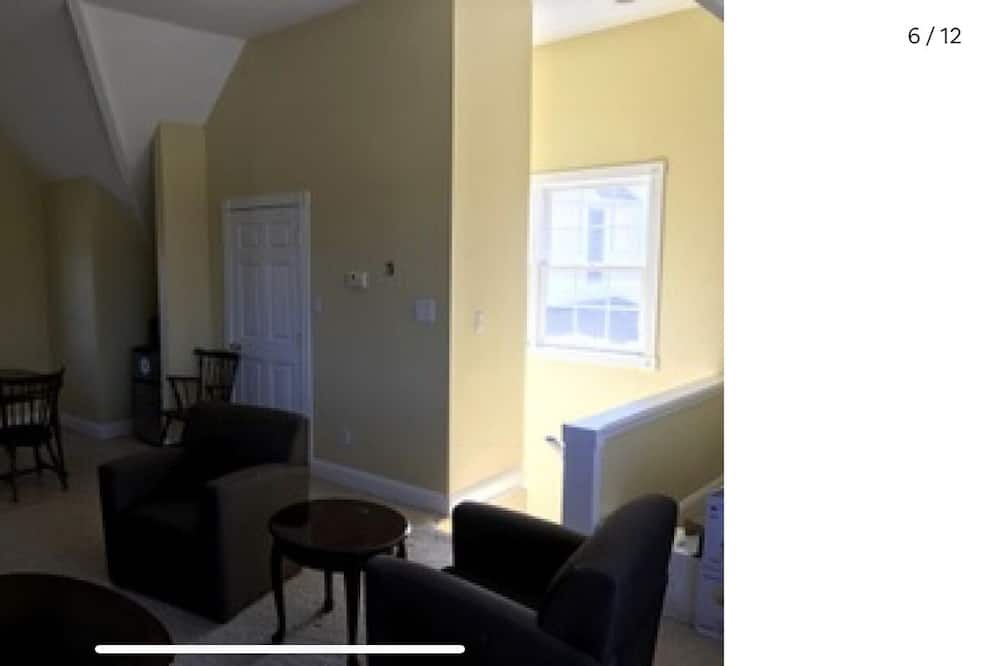 Photo of Livingroom in West Chester