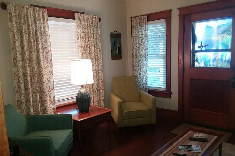 Photo of Livingroom in Arlington Heights