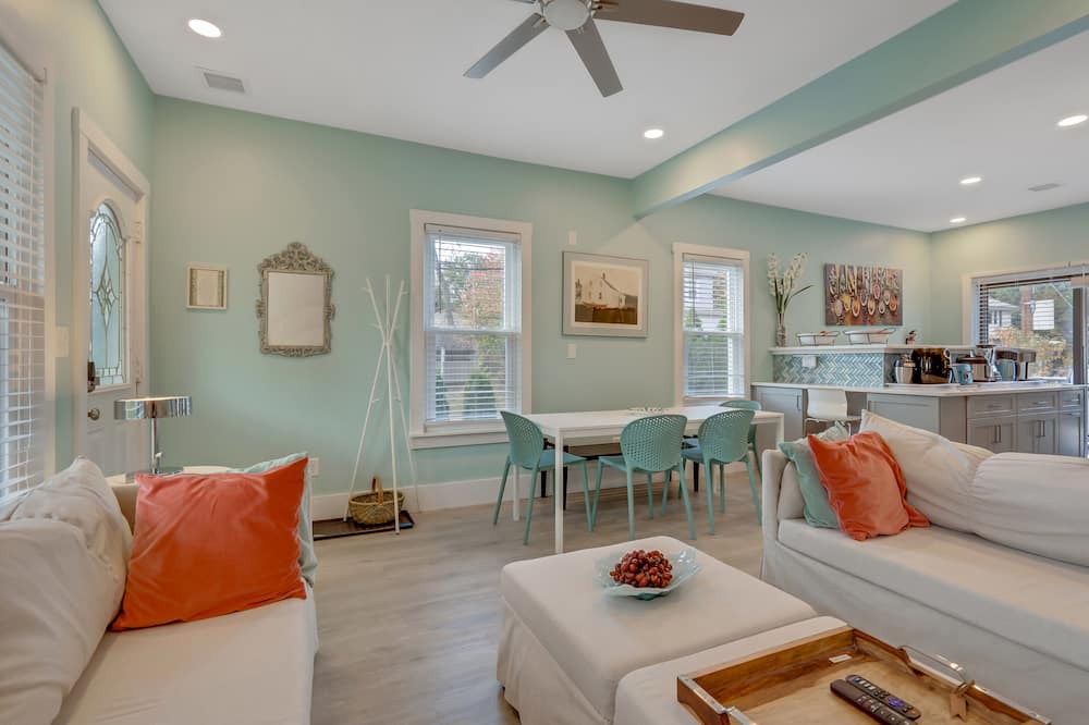 Photo of Bedroom in Bergenfield