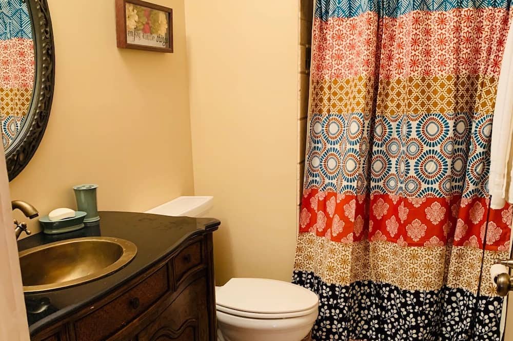 Photo of Bathroom in Chestnut Springs