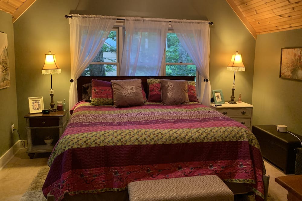 Photo of Bedroom in Chestnut Springs