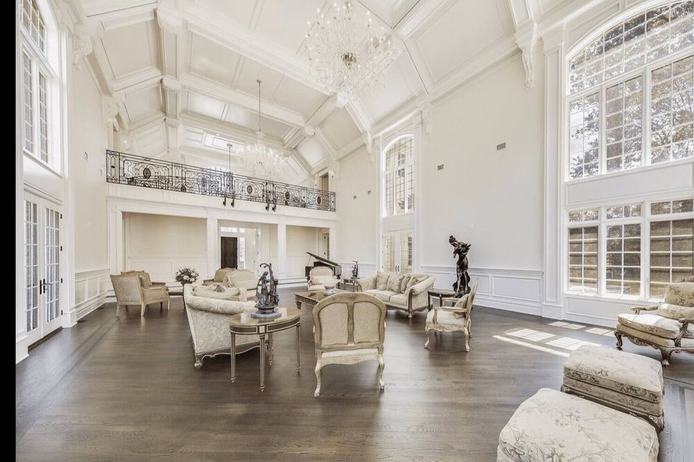 Photo of Livingroom in Saddle River