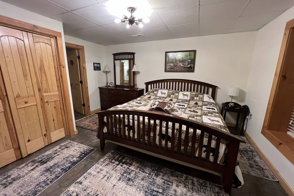 Photo of Bedroom in Luray