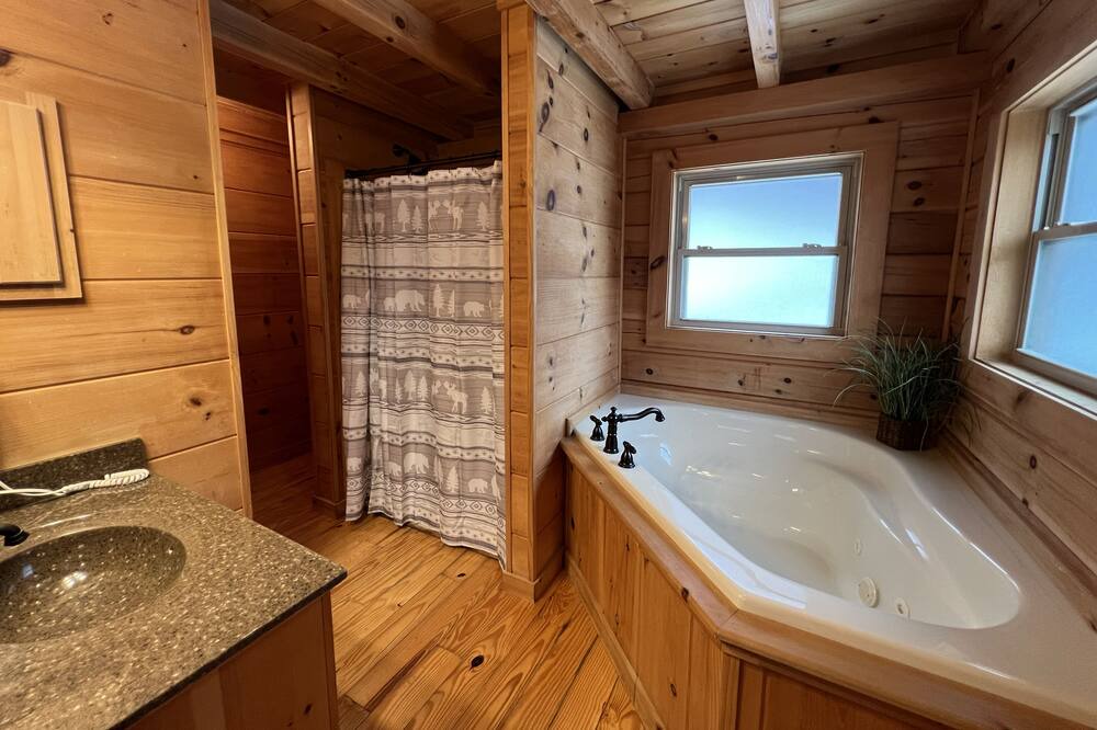 Photo of Bathroom in Luray
