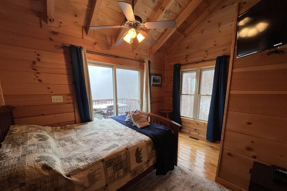 Photo of Bedroom in Luray