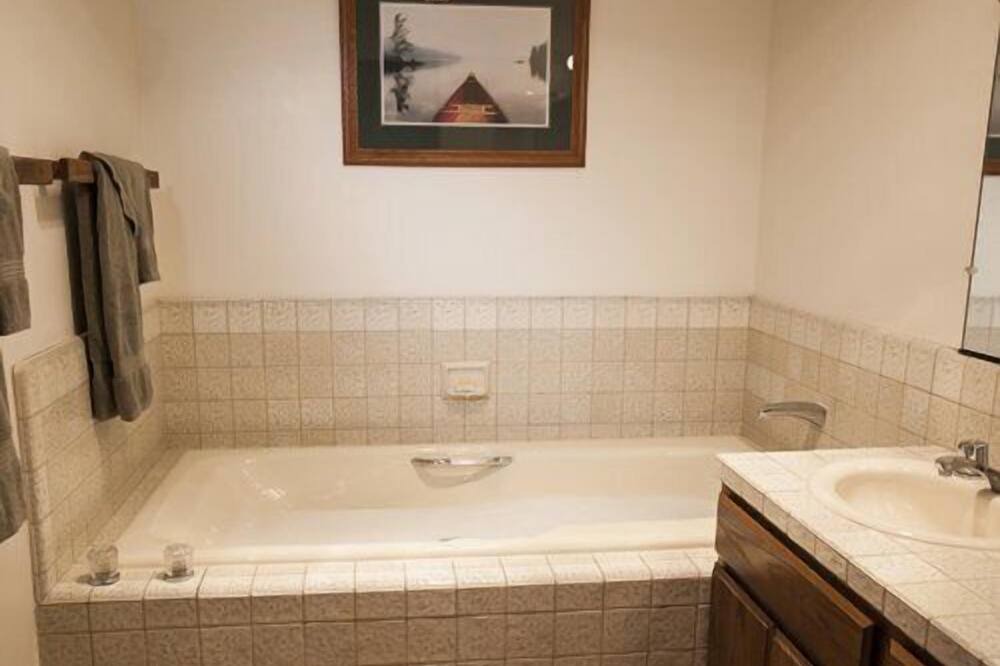 Photo of Bathroom in Hope