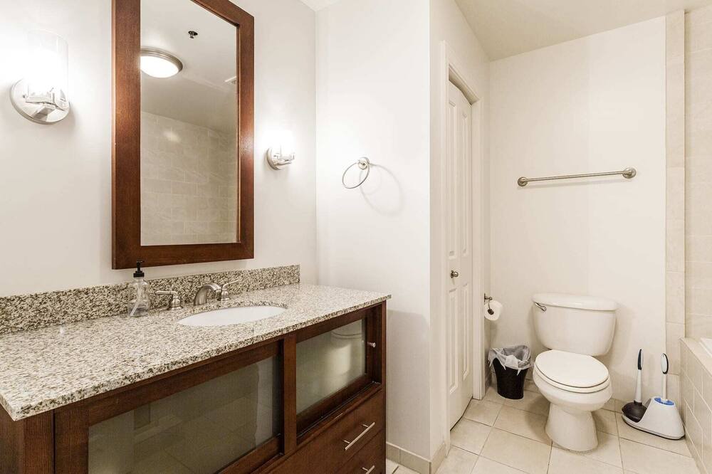 Photo of Bathroom in Downtown Memphis