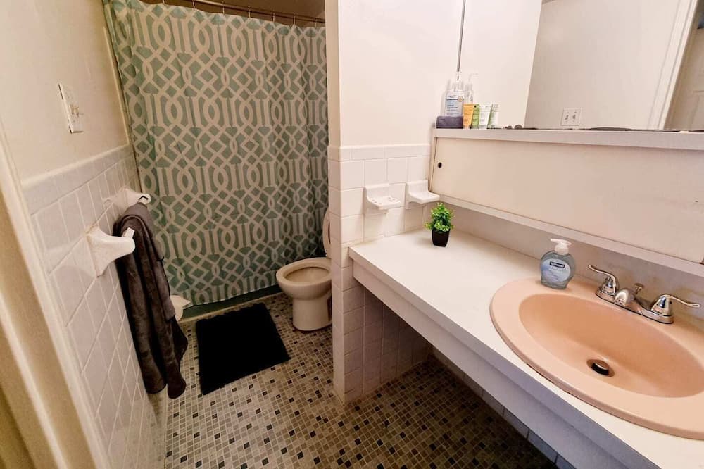 Photo of Bathroom in Elkins Park