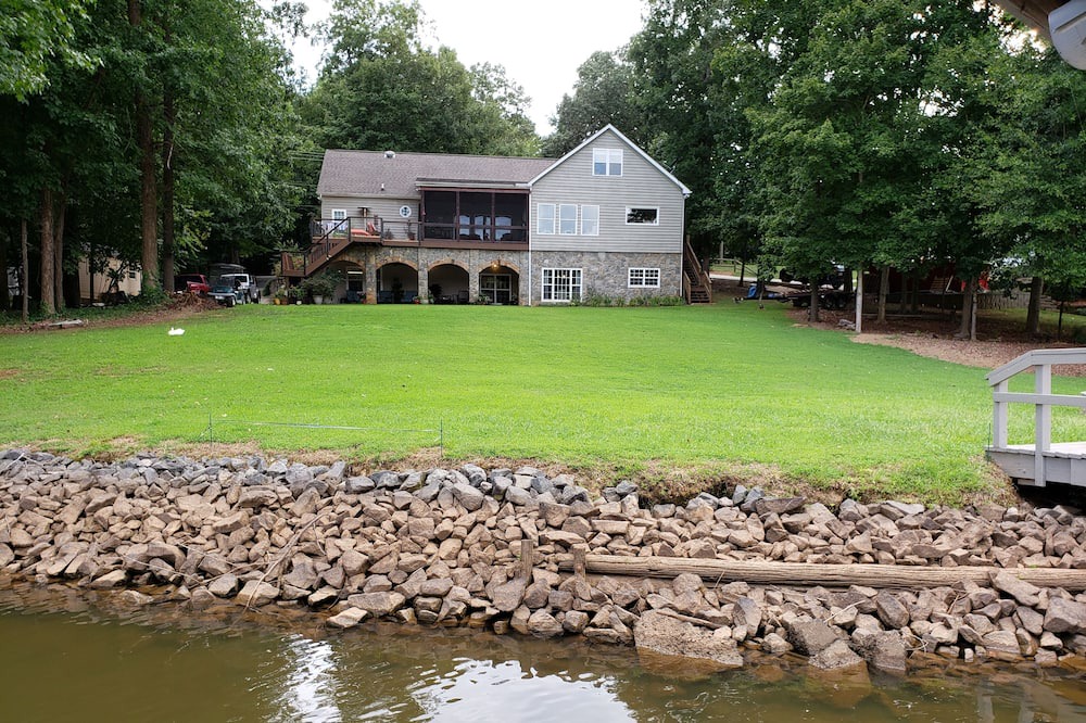 Photo of Others in Dixie - Berryhill