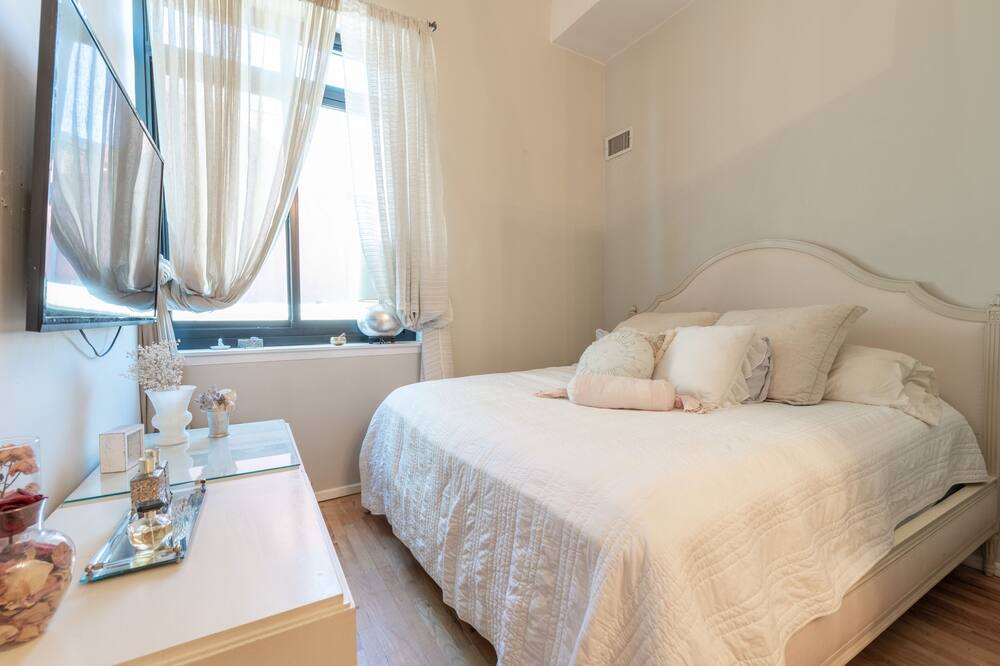 Photo of Bedroom in Weehawken