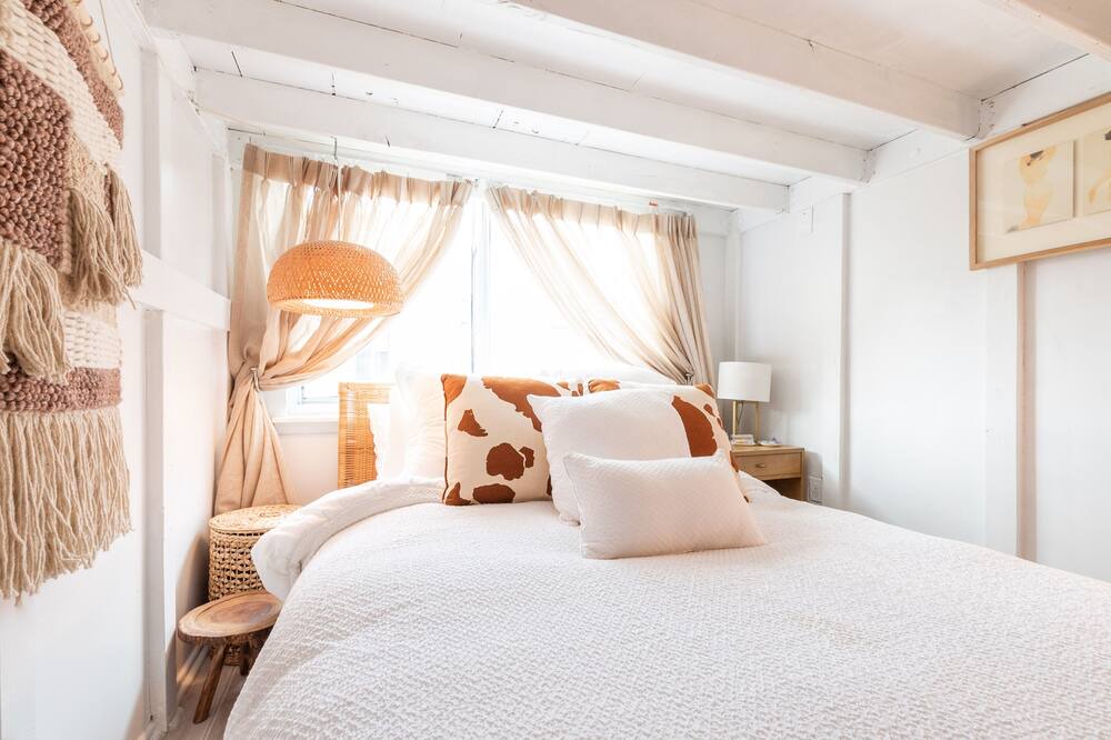 Photo of Bedroom in Weehawken