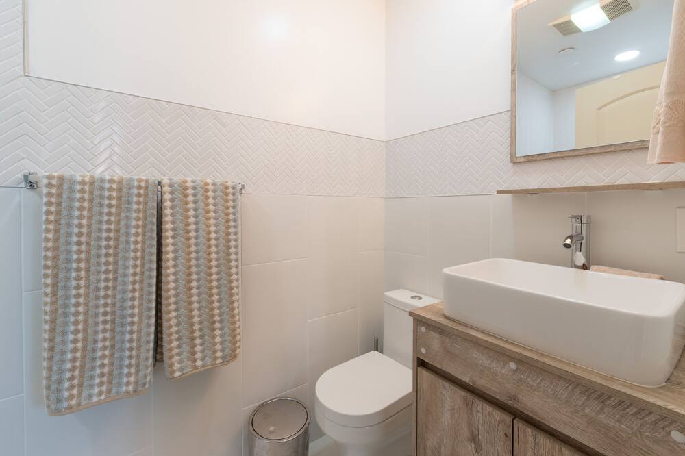 Photo of Bathroom in Weehawken