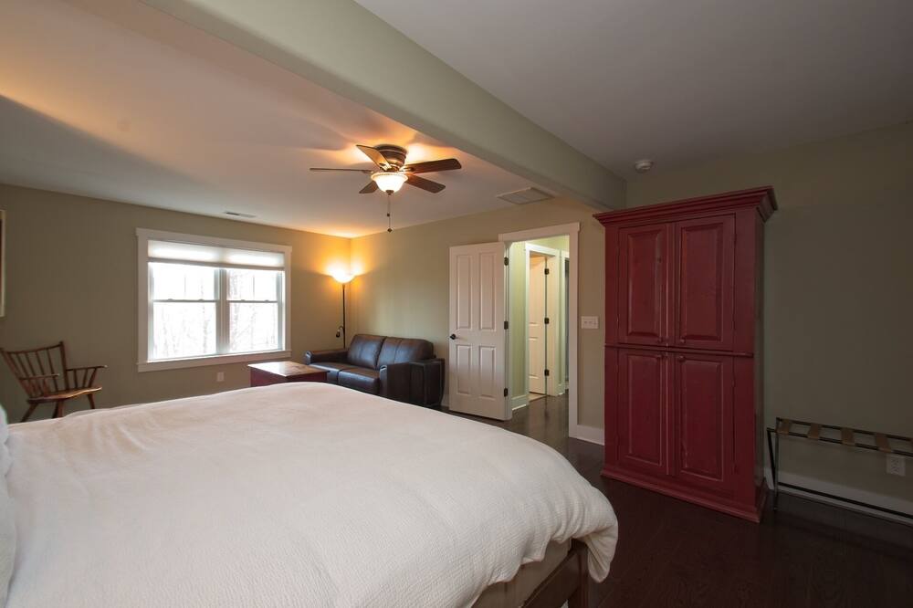Photo of Bedroom in Roseland