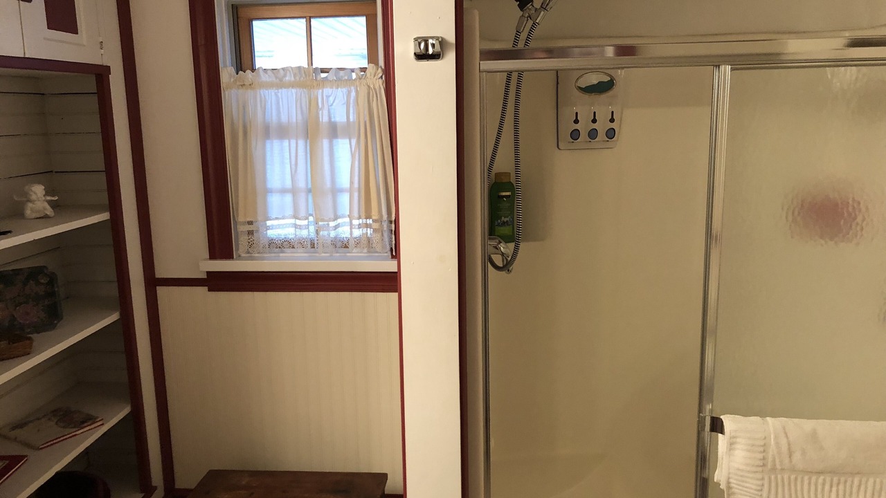 Photo of Bathroom in Centre Hall