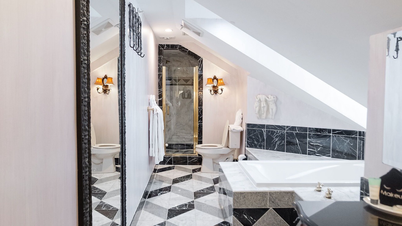 Photo of Bathroom in Downtown Baltimore
