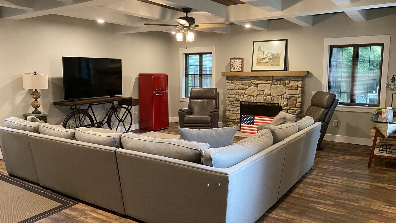 Photo of Livingroom in Huron