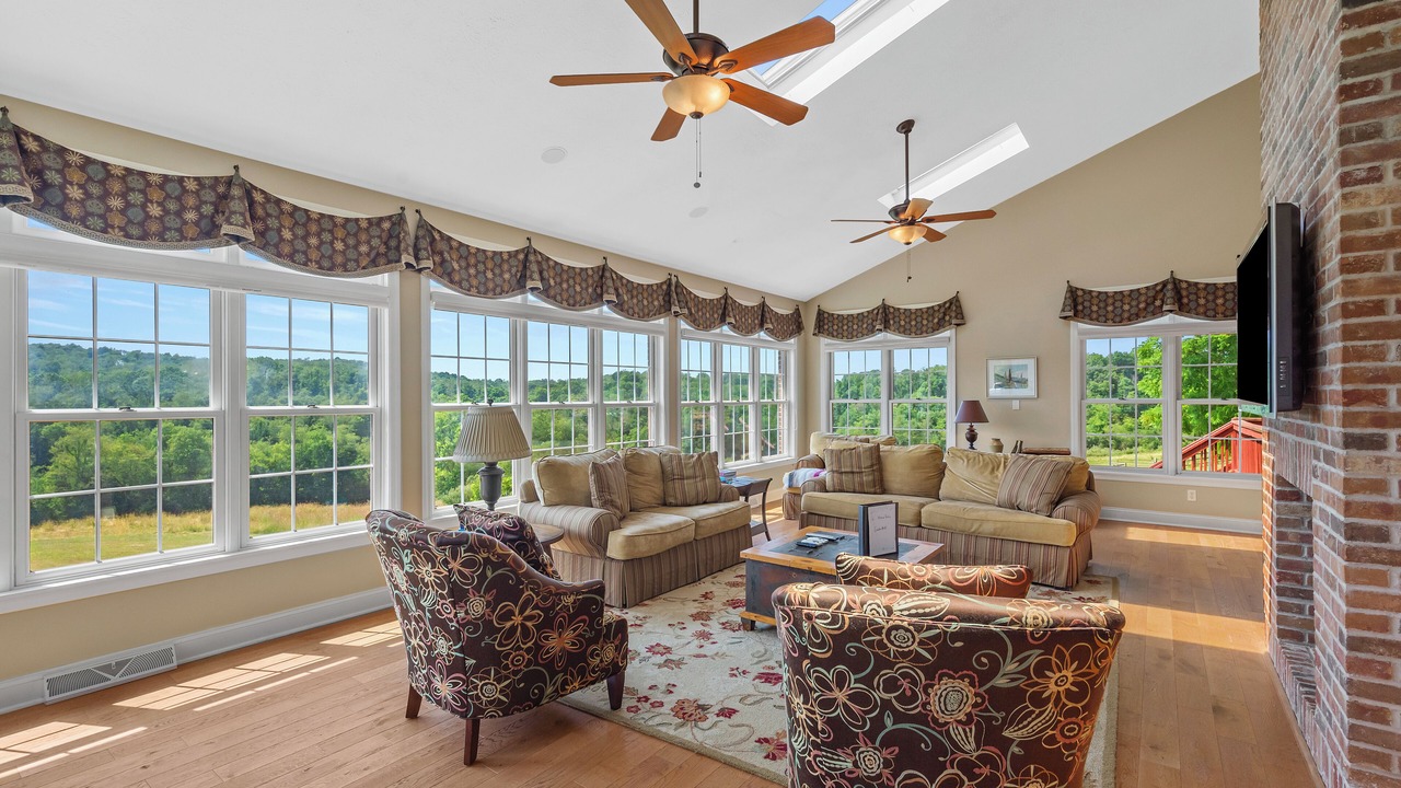 Photo of Livingroom in Burgettstown