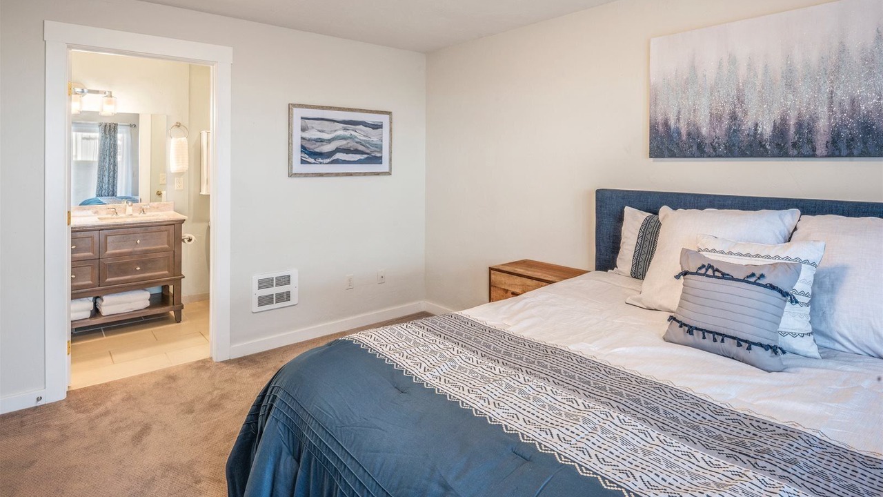 Photo of Bedroom in Sandpoint
