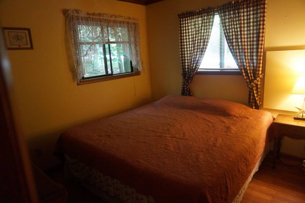 Photo of Bedroom in Lake Ariel