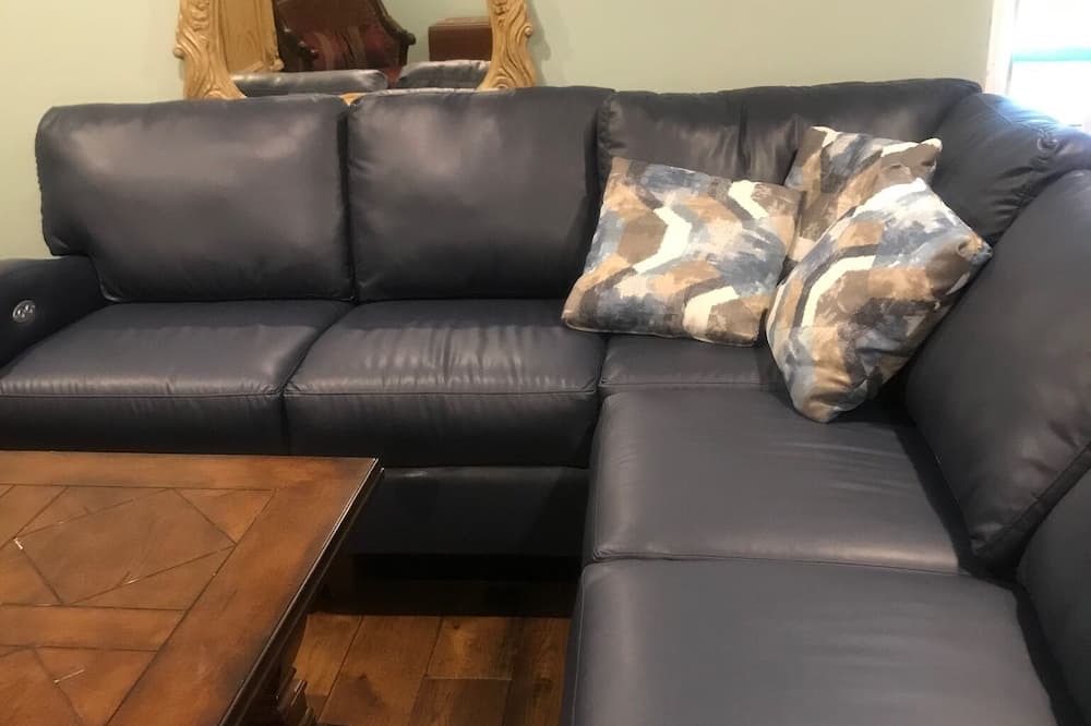 Photo of Livingroom in Parker Ford