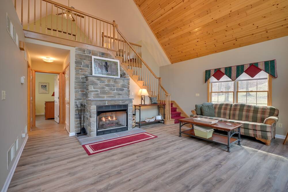 Photo of Livingroom in Mercersburg