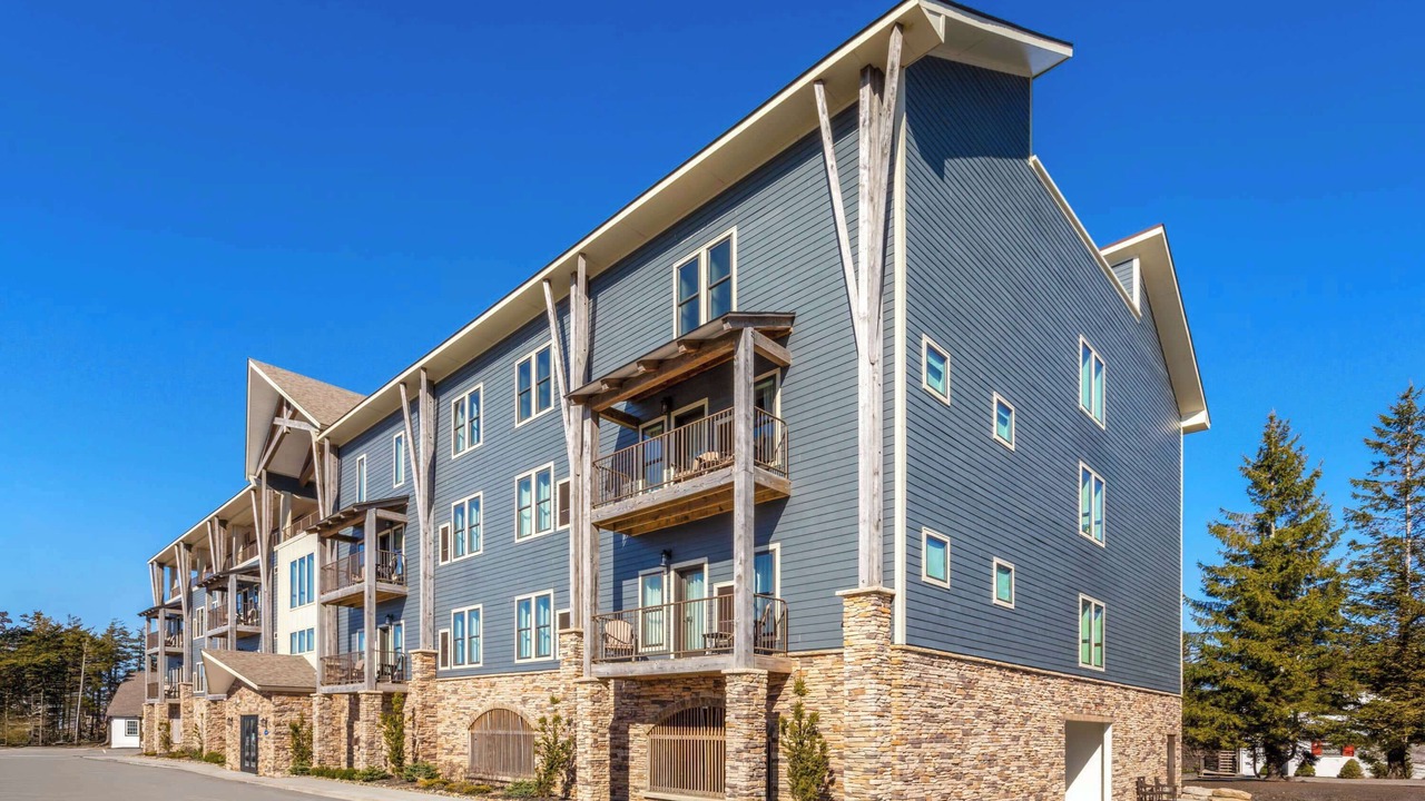 Photo of Outdoor in Snowshoe