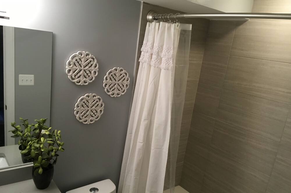 Photo of Bathroom in Stanton Park