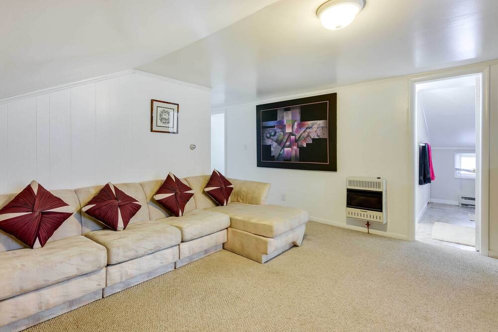 Photo of Livingroom in Lakewood