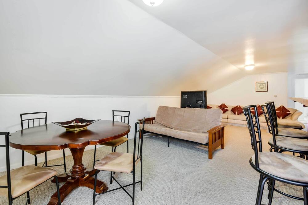 Photo of Bedroom in Lakewood