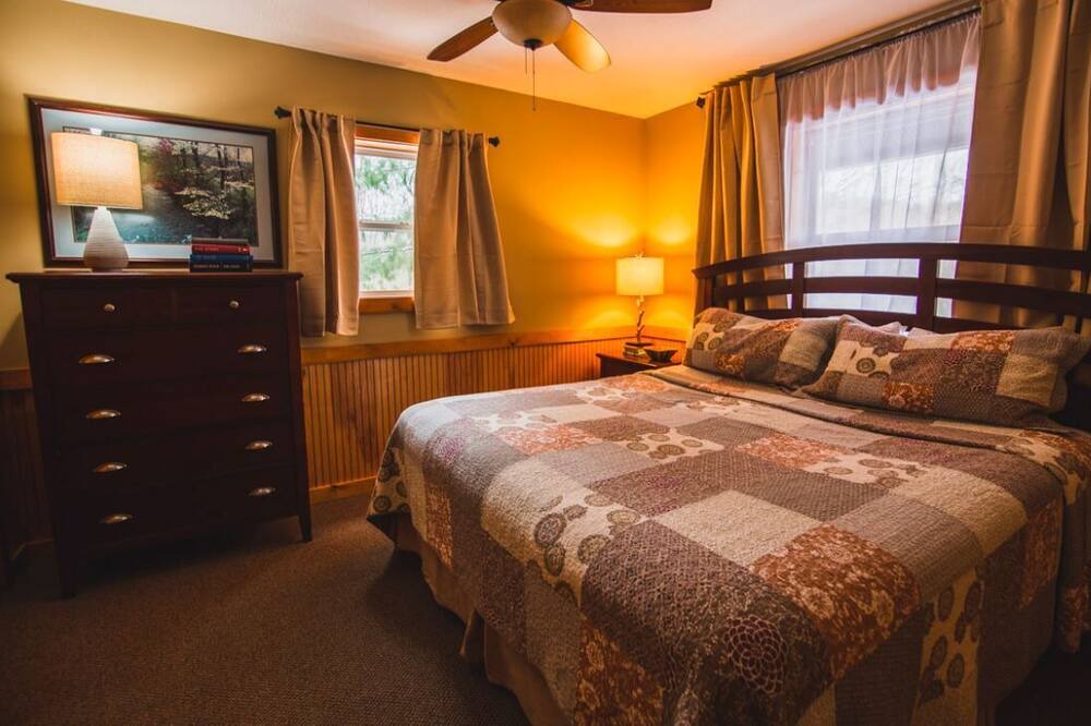 Photo of Bedroom in Laurelville