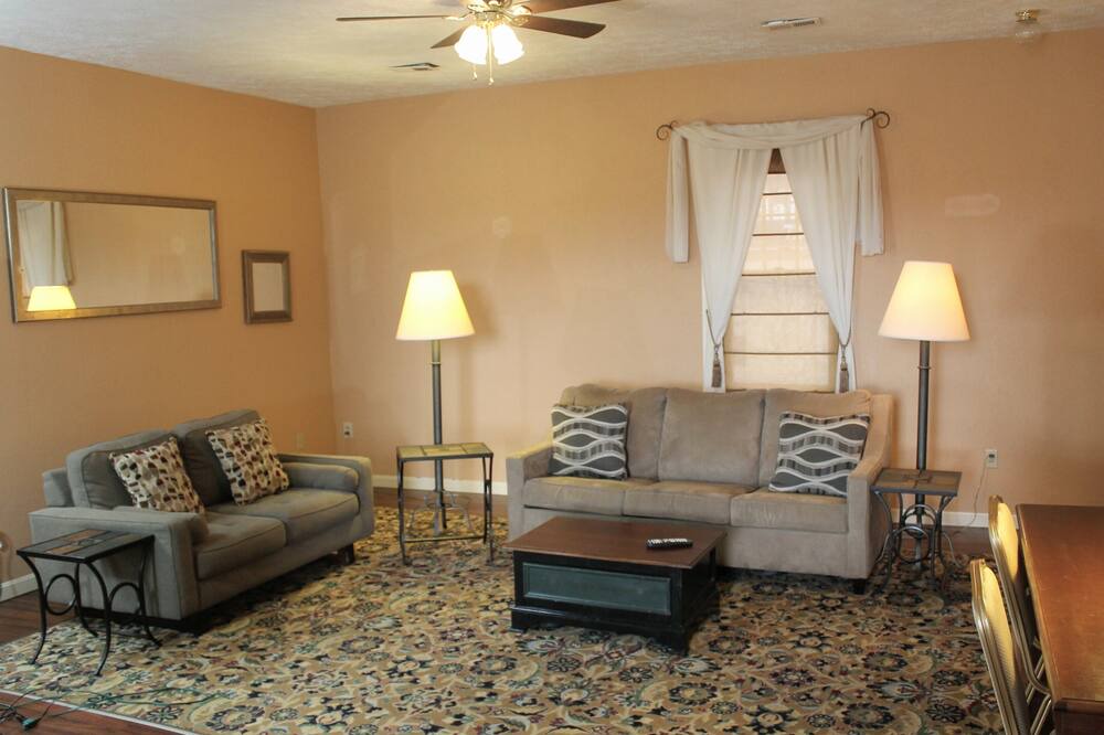 Photo of Livingroom in Alverton