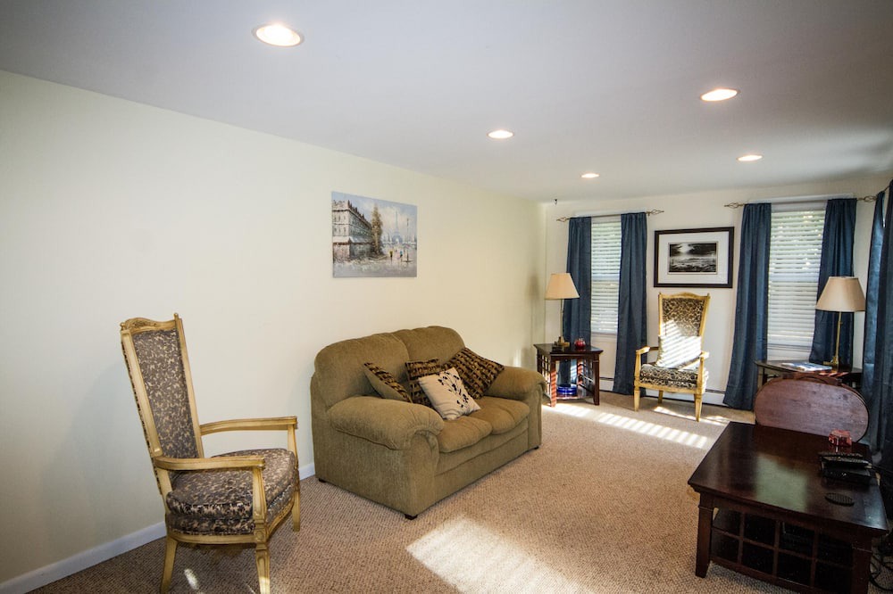 Photo of Livingroom in Pemberton