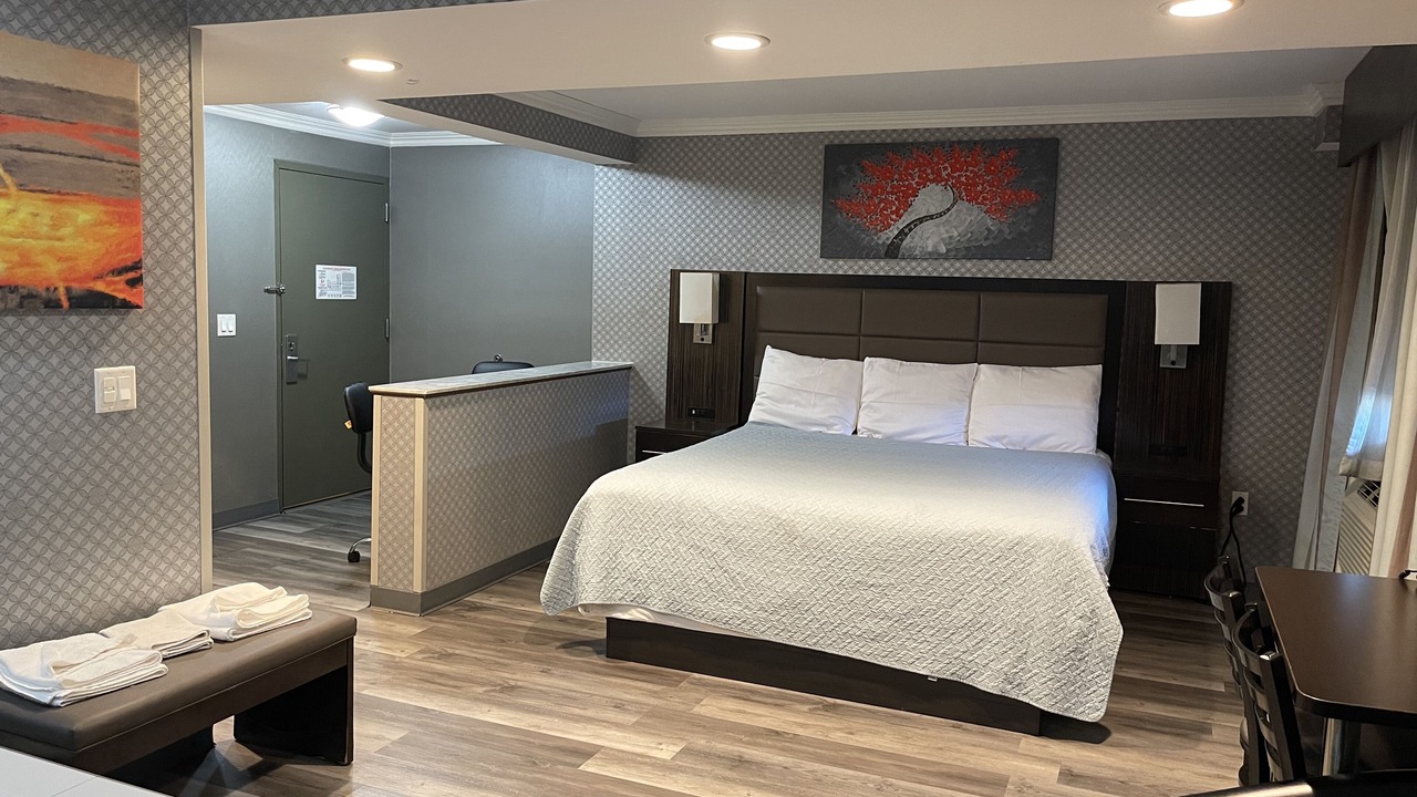 Photo of Bedroom in Elmwood Park