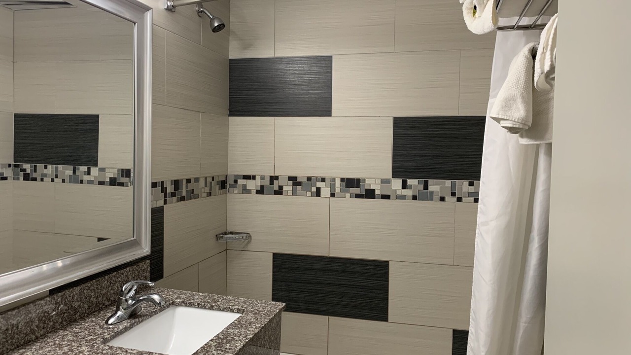 Photo of Bathroom in Elmwood Park