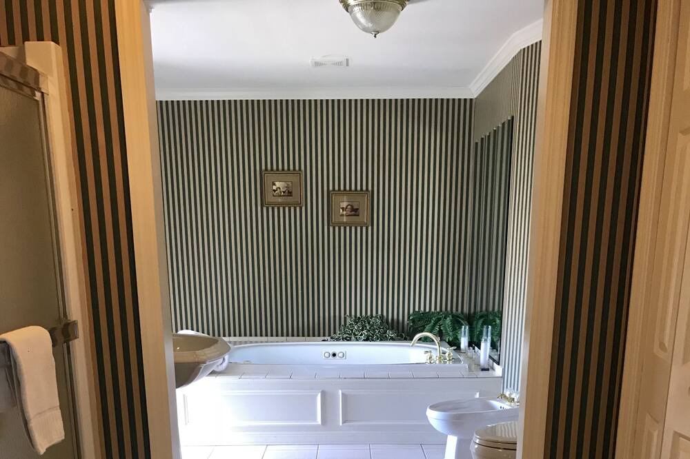Photo of Bathroom in Honey Brook