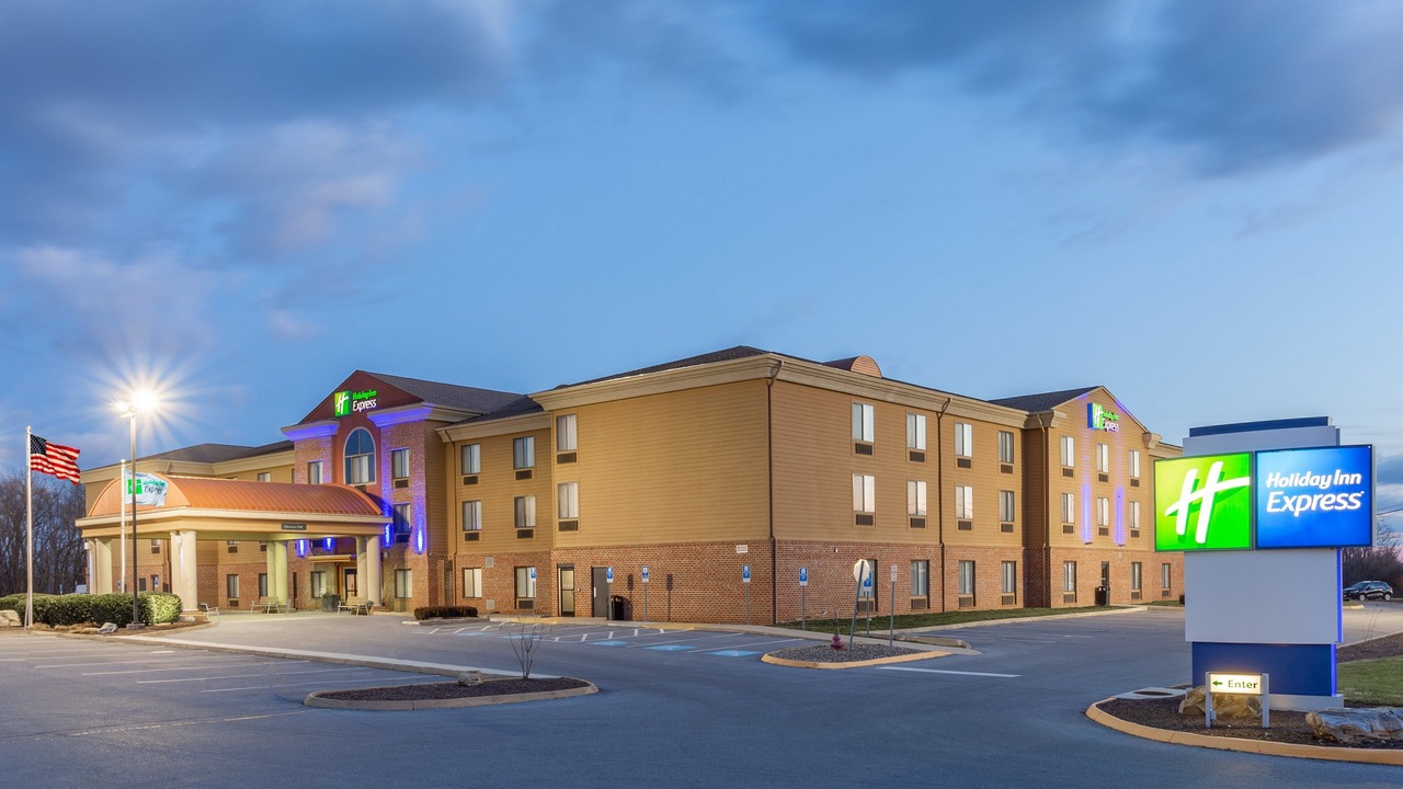 Photo of Buildings in Charles Town