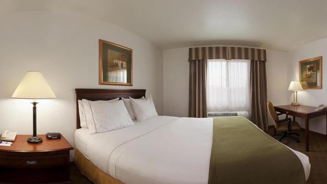 Photo of Bedroom in Leadsville