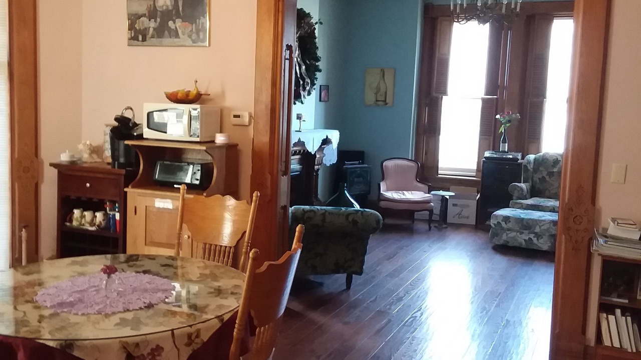 Photo of Livingroom in Oregon District