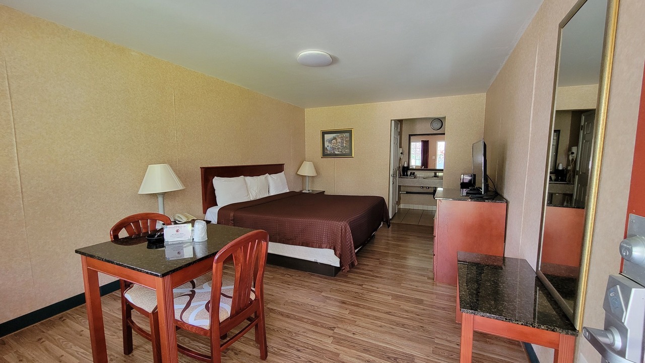 Photo of Bedroom in Pomona