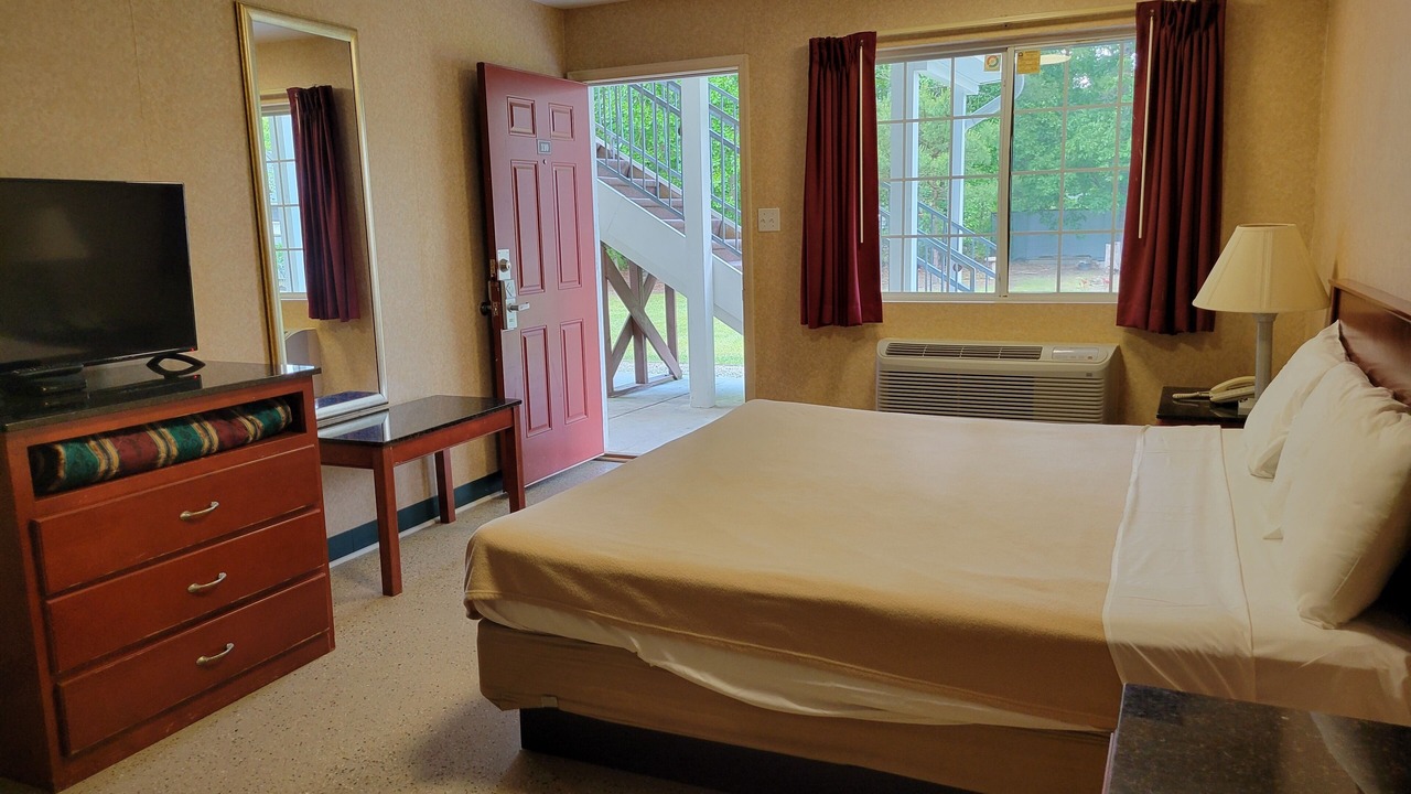 Photo of Bedroom in Pomona