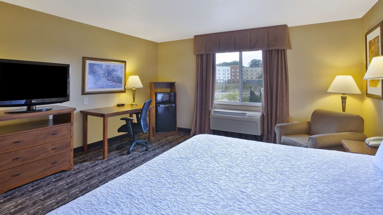 Photo of Bedroom in Monaca